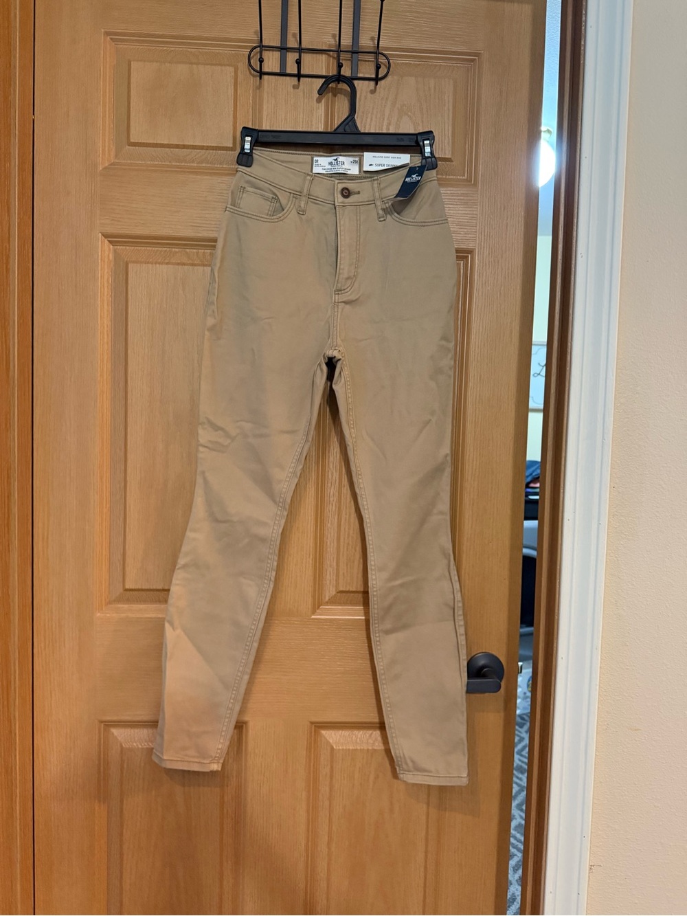 Hollister Women's Skinny Jeans in Khaki